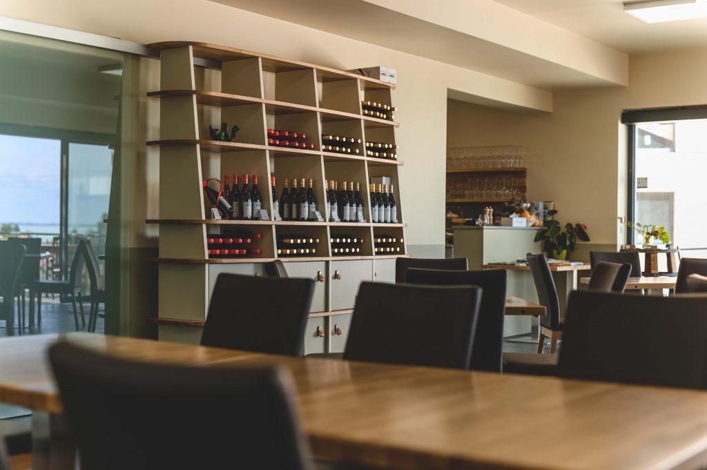 DSC_7618b45798022445477fb19b1cf93191a2406d181f77df27727c97a3b9987fea800c domaine edegger winery: bar and wine shop